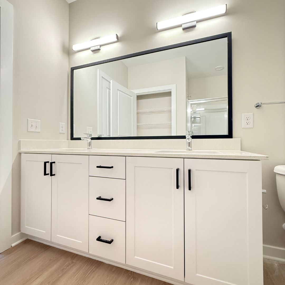 Lake Norman apartment modern kitchen