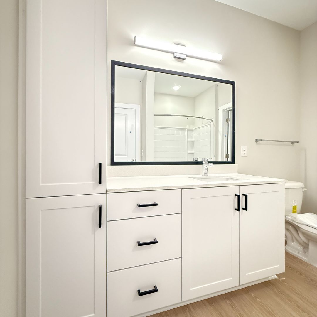 Lake Norman apartment completed kitchen